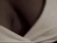 alleinerziehender deutscheporno Mutter liebt Dreharbeiten ihre großen Brüste immer abgedeckt