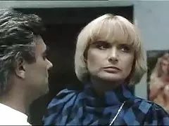 SEXY sexvideos Aussie blonde Alice Wonder reibt ihre Klitoris bis sie Cums