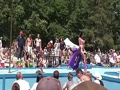 saggy gratis sexfilme sehen Titted Milf wird gefickt und eine massive Cumshot