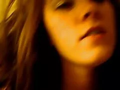 Haarige deutsch porn blonde Milf masturbieren auf der couch