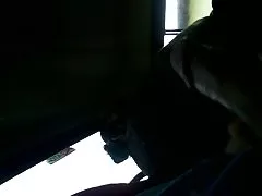 Nette chubby goth genießt eine ficken und eine Gesichtsbehandlung