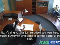 Scharfe sexfilme gratis hot weißen hure sitzt auf der couch und tiefen kehlen einen harten schwarzen schwanz