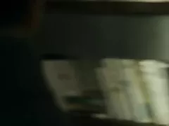 mama papa y en la playa jugando