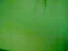 freche free porno clip Hausfrau spielt mit ihrer Muschi auf der couch