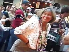 Glücklicher deutsch porn de Kerl durch das Rauchen heiß Teenager schlug