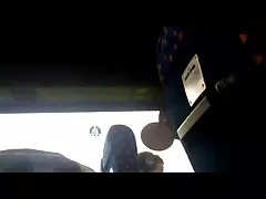 Asian bilder reife damen Küken Streifen und gibt eine Hand