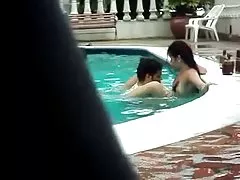 Asiatische junge Frau bekam vom alten Mann gefickt