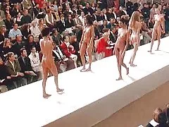 Uncensored behaarte japanischen Schule Teen gefingert und gefickt