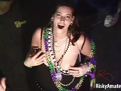 Delaney fickt eine andere der Freunde ihres Ehemann.