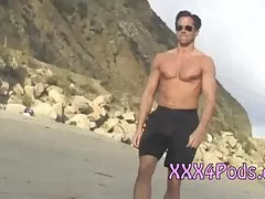 MILF geile reife lady in Strumpfhose und Brille saugt und fickt