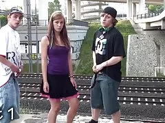 ExxxtraSmall sex filme de Busty blonde petite Scarlet Monroe gefickt