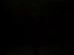 Kimono gekleidete junge Frau