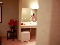 Gratis porno schauen deutsche lady b masturbiert in berlin hotelzimmer (verfilmt von seiner frau)