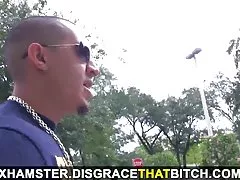 Big Oma auf dem Bauernhof