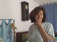 Sinnliche Chubby masturbiert