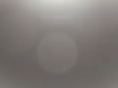 Nacktbilder von frauen ab 50 kleiderbügel in aktion