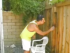 Tina Cheri im Freien.