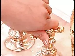 Mama kosten sexfilme und Papa haben Spaß in der Küche. gestohlene video