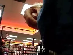 Blonde www kostenlose sexfilme de mit großen Titten bekommt ihr Pussy leckte und Kerl auf Billardtisch gefickt