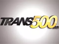 Q45 a.k.a. Unendlichkeit Q45 gekleidet zu beeindrucken