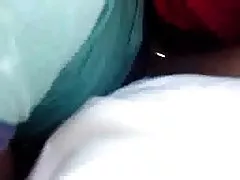 Oma porno porno nimmt einen Schwanz und Faust in den Arsch von troc