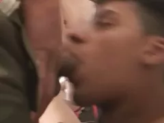 Fat Chubby Teen mit schönen Titten und Pussy gefickt auf Cam- P2