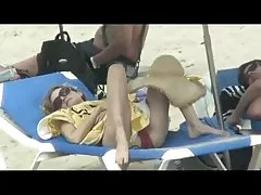 BBW Mädchen mit Brille masturbiert