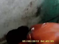 Porno alt paar spielt streifenkarten wird zu saugen und ficken